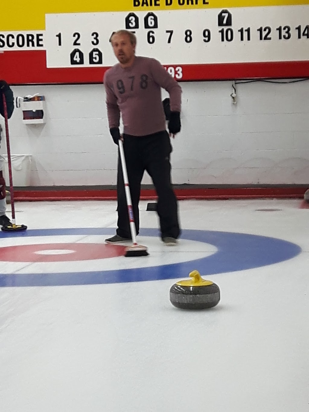 Curling club de Baie-D’Urfé | 63 Rue Churchill, Baie-dUrfé, QC H9X 3N4, Canada | Phone: (514) 457-5900