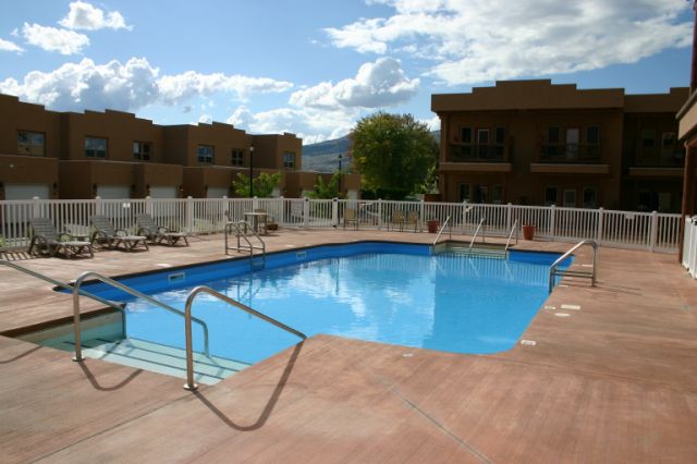 Casa Del Mila Oro Resort | 5401 Lakeshore Dr, Osoyoos, BC V0H 1V6, Canada | Phone: (250) 495-2373