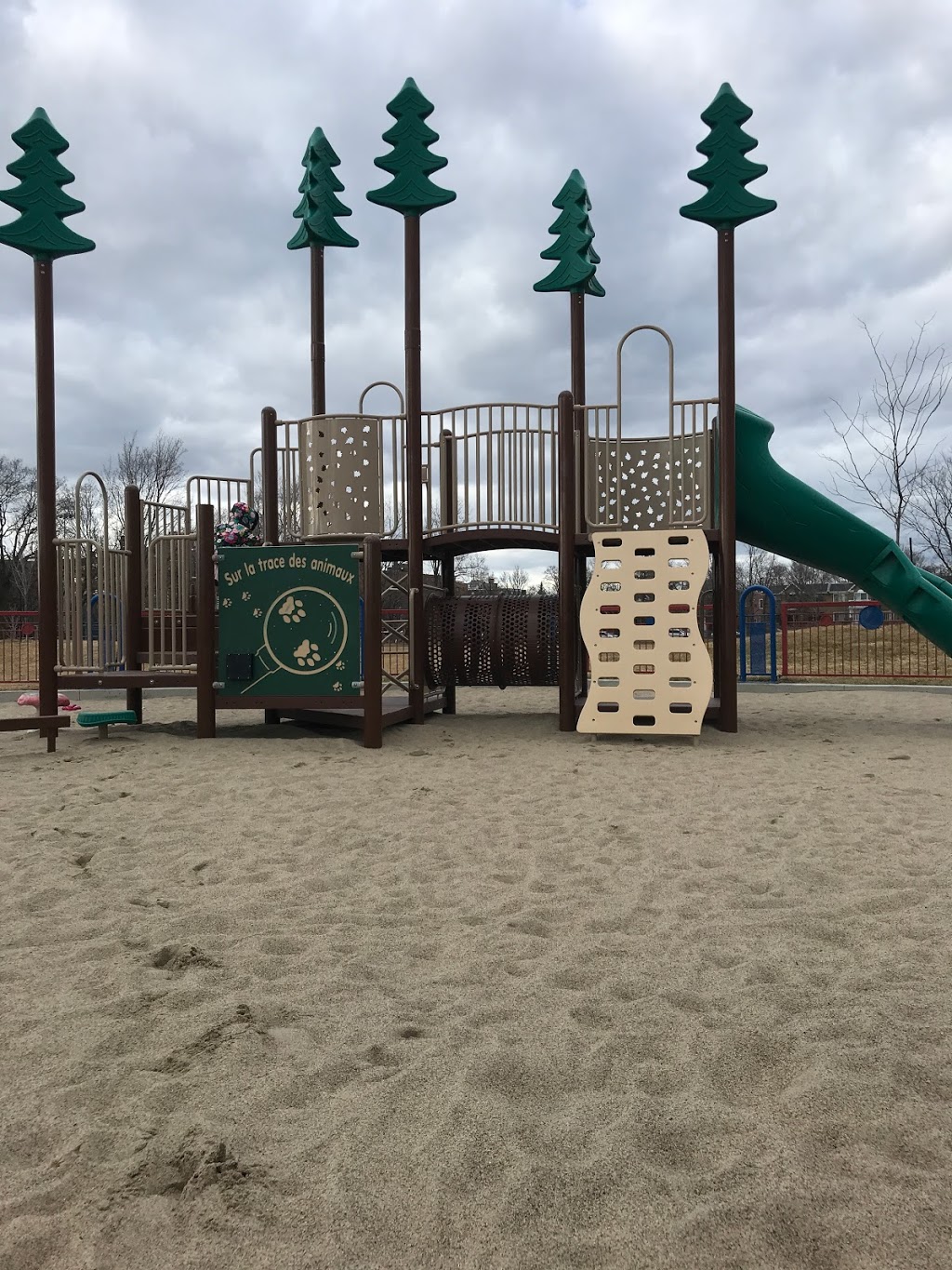 Loyola Park | Côte-Des-Neiges—Notre-Dame-De-Grâce, Montreal, QC H4V, Canada | Phone: (514) 868-4012