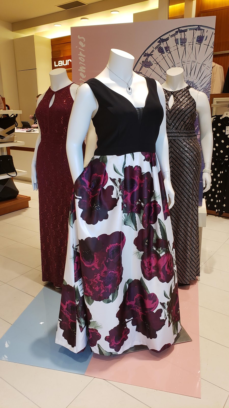 Laura | 509 Bayfield St, Barrie, ON L4M 4Z8, Canada | Phone: (705) 730-5583
