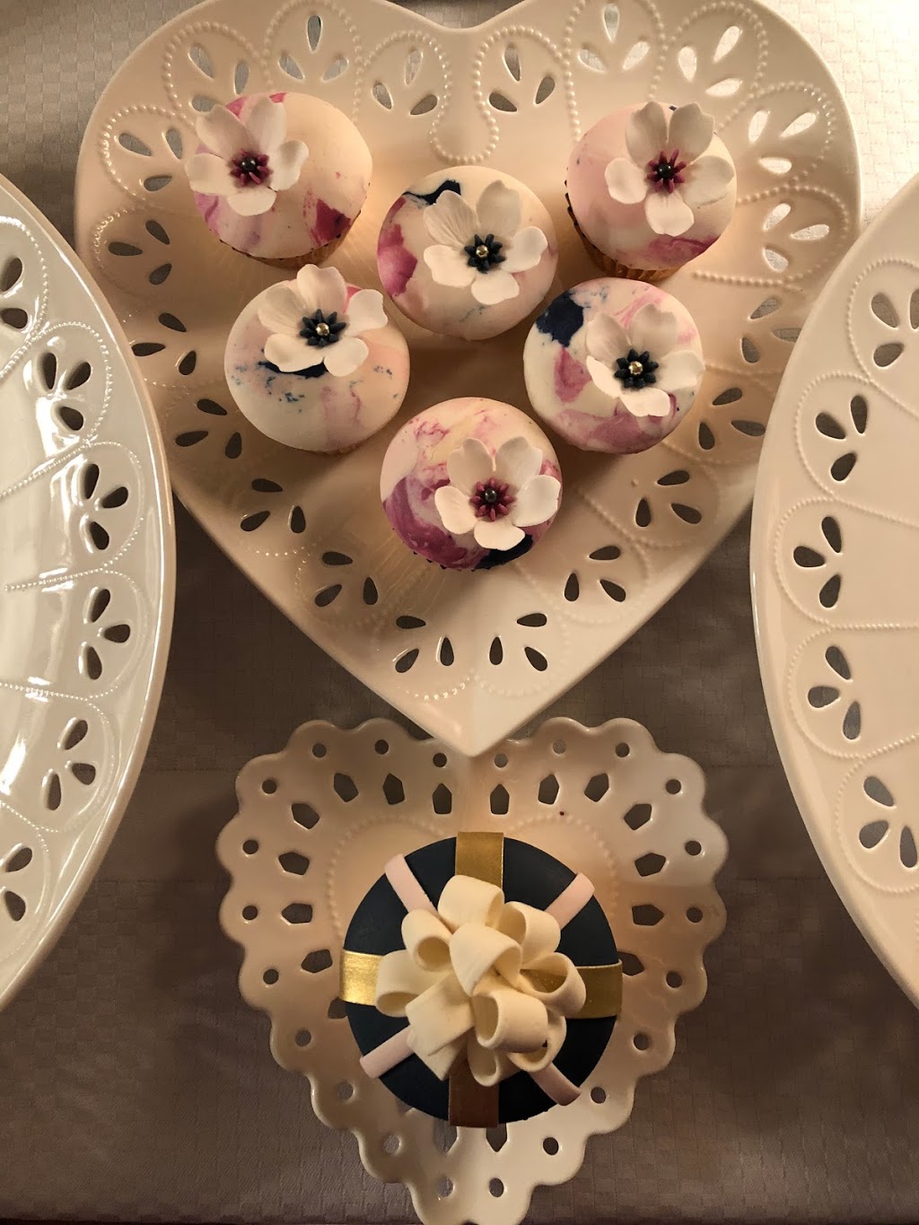 The Girl With The Most Cake | 2680 Dunrobin Rd, Dunrobin, ON K0A 1T0, Canada | Phone: (613) 832-8952