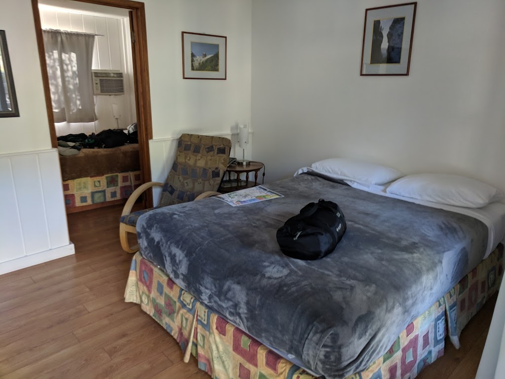 Cedar Motel | 7593 Main St W, Radium Hot Springs, BC V0A 1M0, Canada | Phone: (250) 347-9463