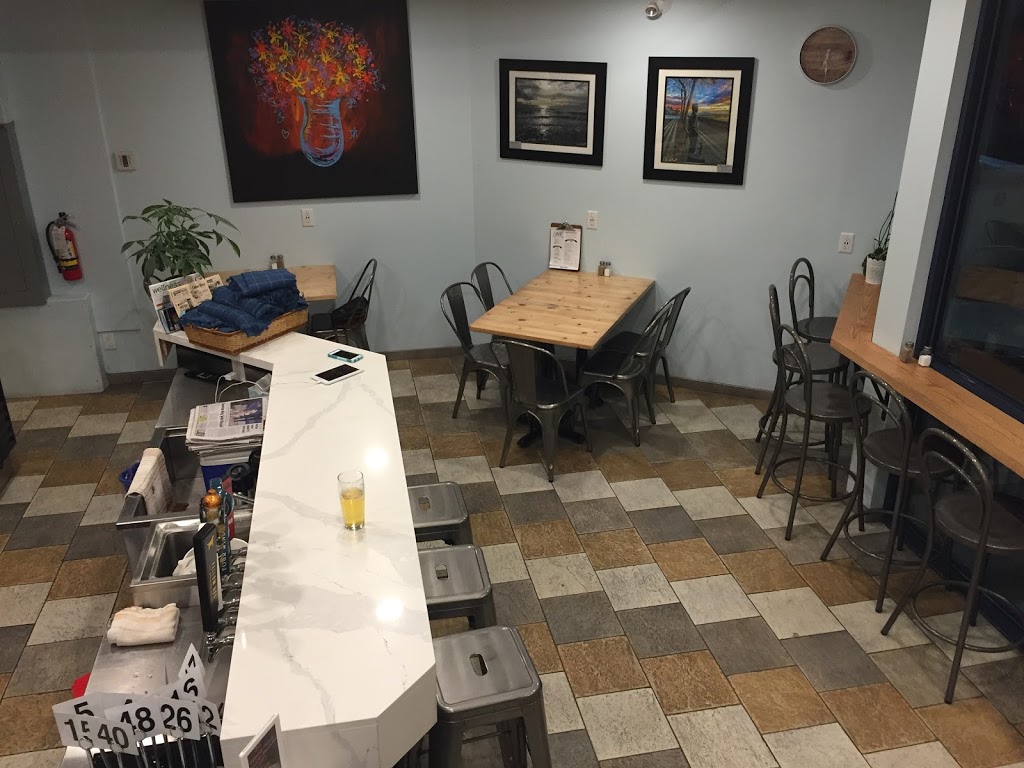 Watts East Beach Cafe | 15611 Marine Dr, White Rock, BC V4B 1E1, Canada | Phone: (604) 538-5640