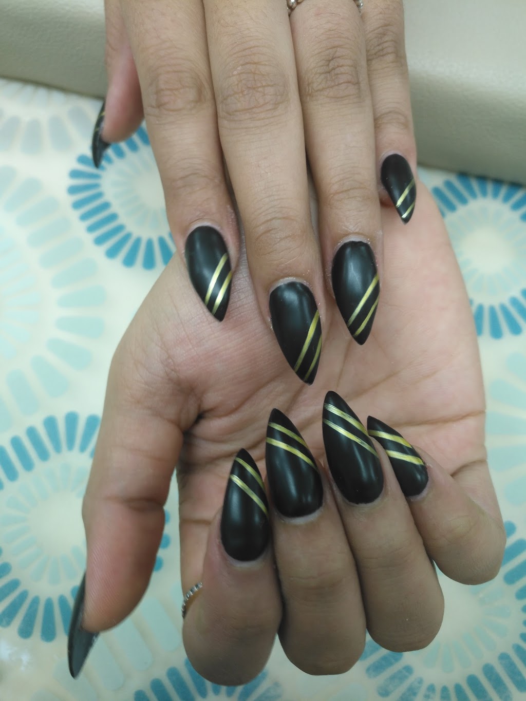 Hygeine Nails & Spa | 1645 Dundas St E, Whitby, ON L1N 2K9, Canada | Phone: (905) 723-5656