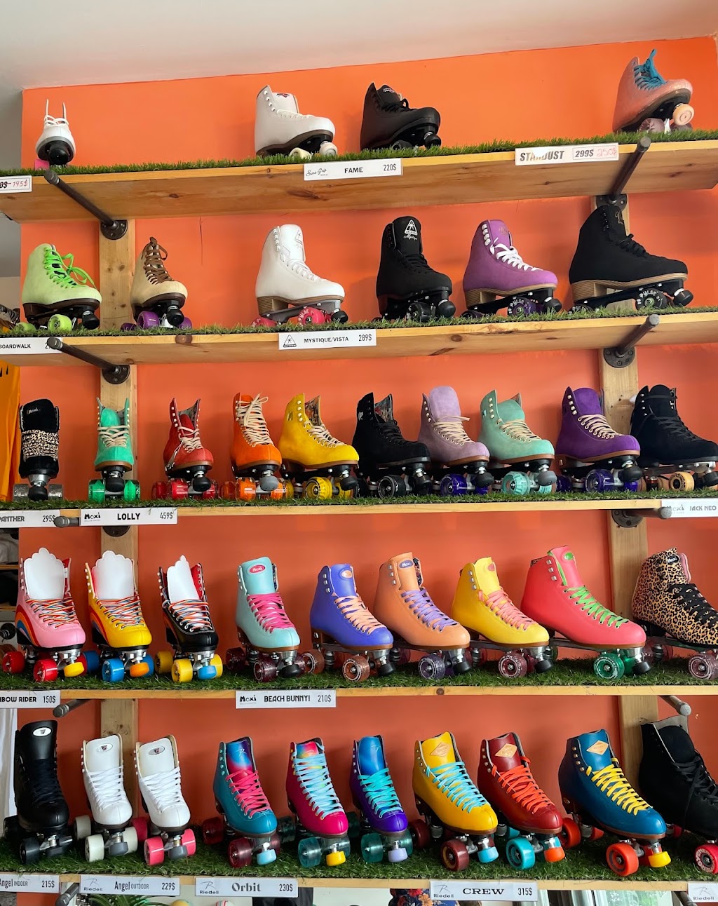 Lowlife Mtl | 6001 Av. Papineau, Montréal, QC H2G 2W7, Canada | Phone: (514) 370-5134