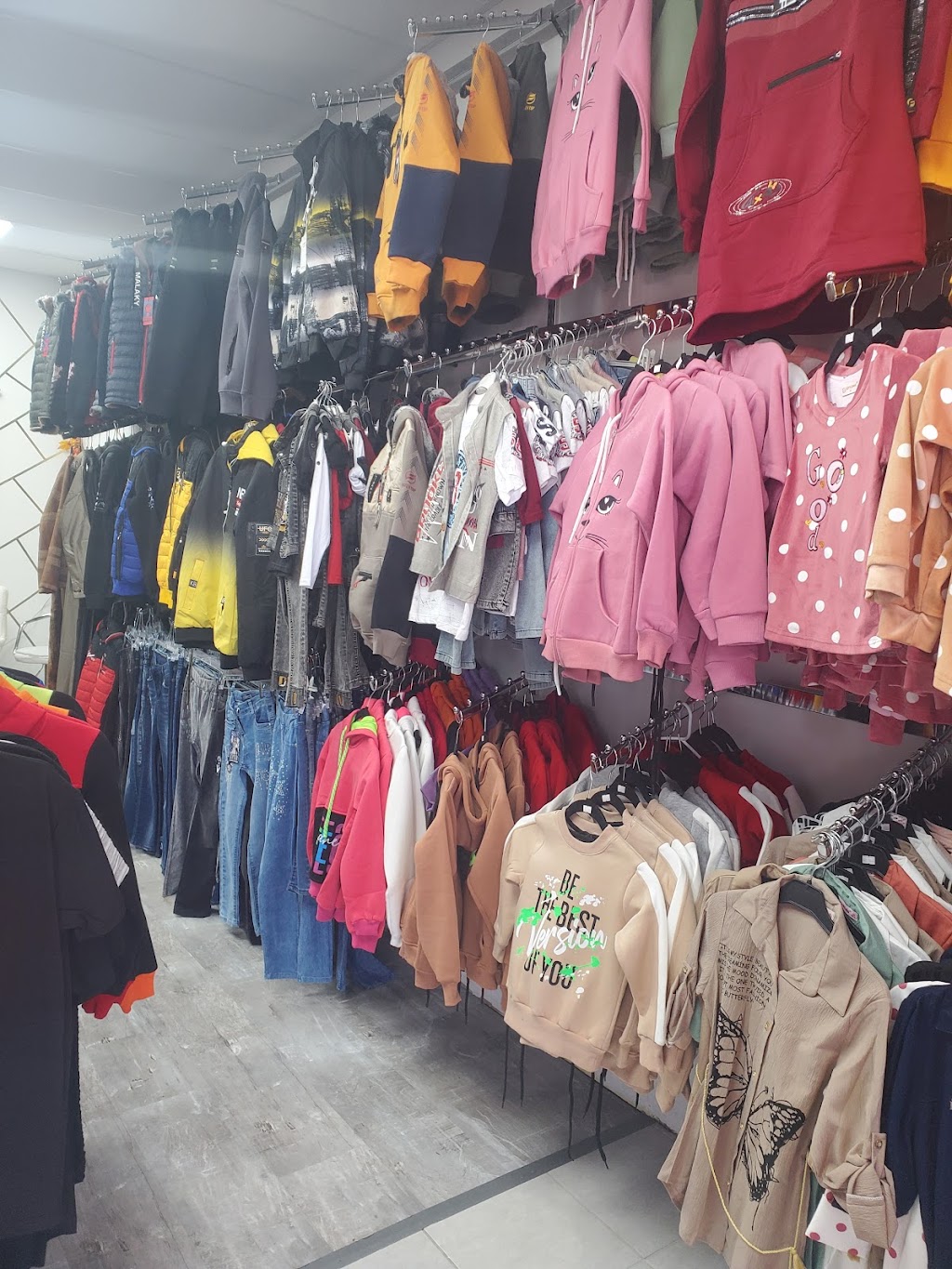Stylish Trading | 725 Notre Dame Dr #4, London, ON N6J 3V5, Canada | Phone: (519) 697-1655
