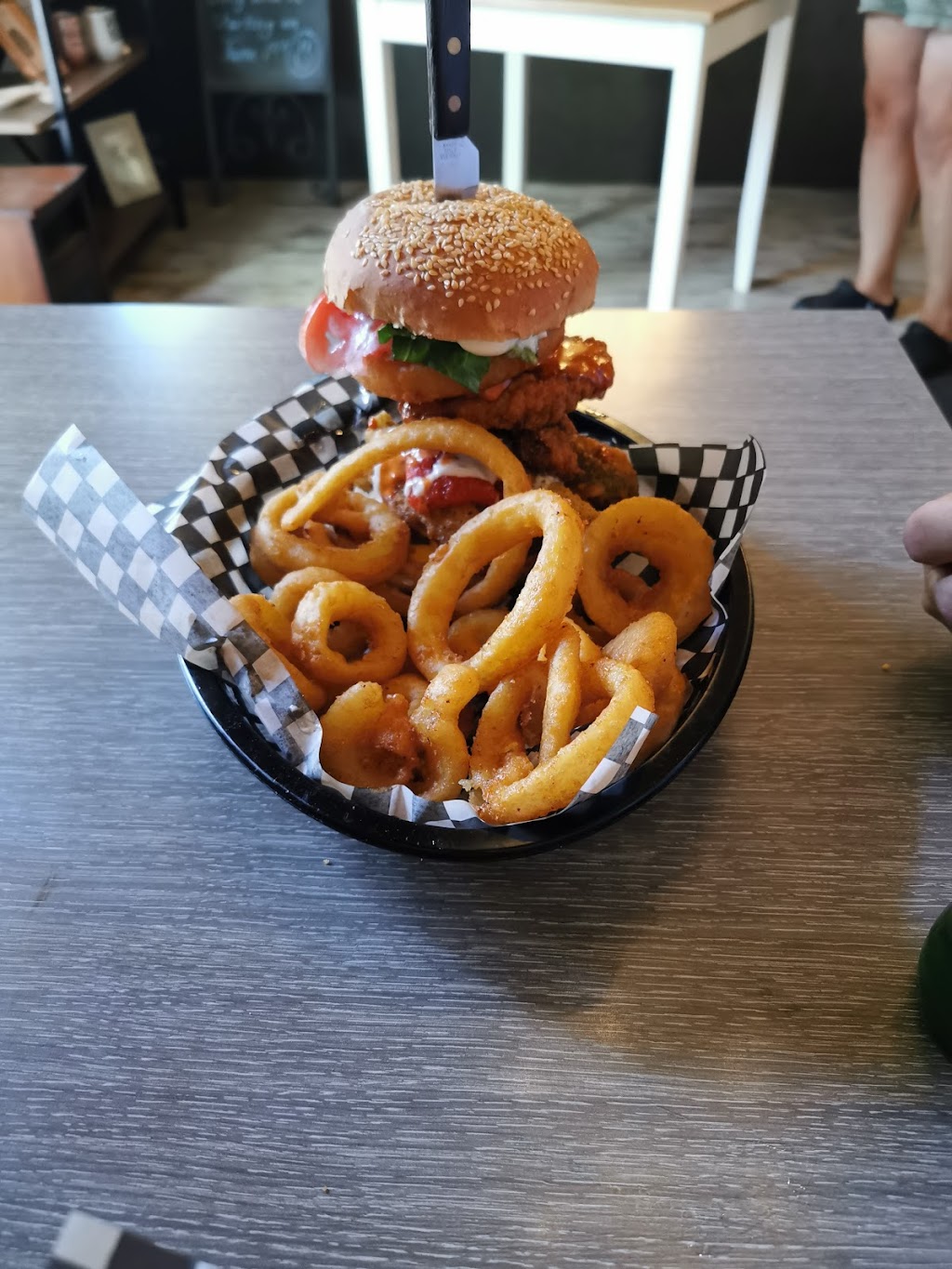 Kahleighs Brew Barn | 40 Main St SW, Riverton, MB R0C 2R0, Canada | Phone: (204) 378-2491