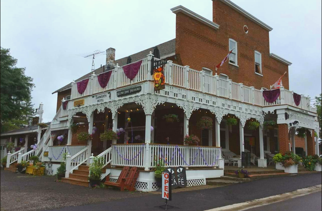 Tamworth Hotel | Ottawa St, Tamworth, ON K0K 3G0, Canada