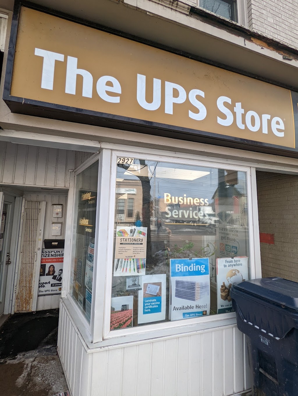 the-ups-store-2927-lake-shore-blvd-w-etobicoke-on-m8v-1j3-canada