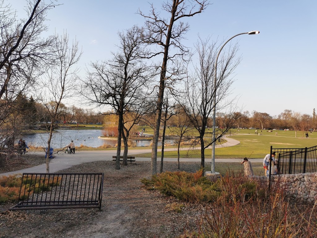 Bee2gether Bikes Assiniboine Park | 330 Assiniboine Park Dr, Winnipeg, MB R3P 2N7, Canada | Phone: (204) 298-2925