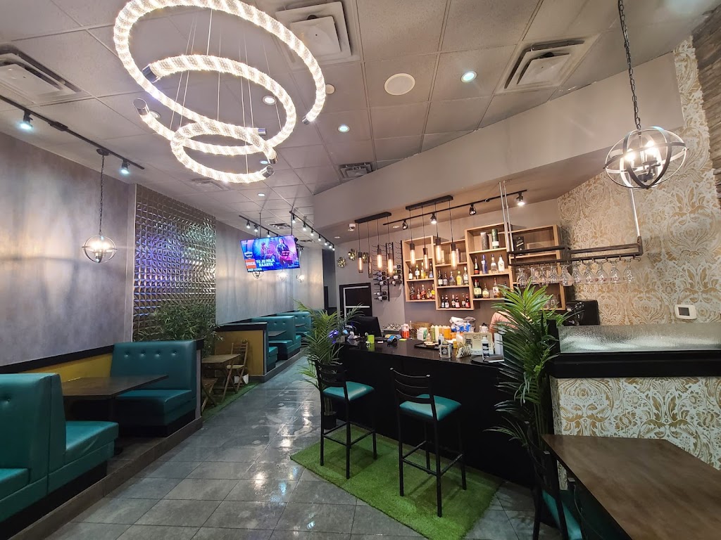 Garlic and Greens | 5611 23 Ave NW, Edmonton, AB T6L 7B9, Canada | Phone: (780) 243-2677