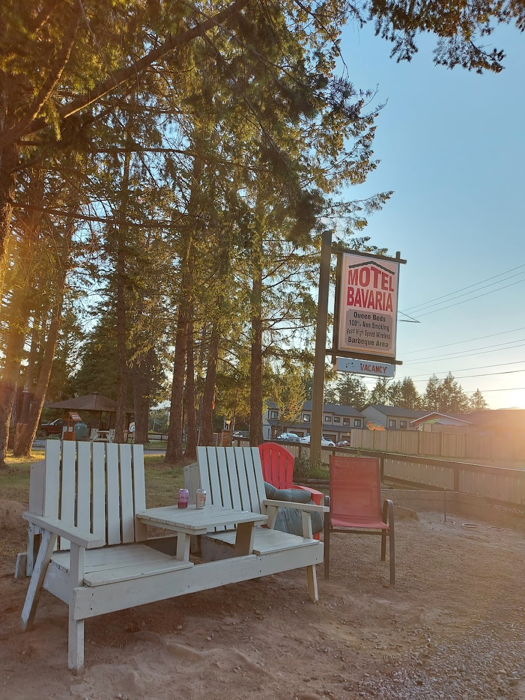Motel Bavaria | 4872 McKay St, Radium Hot Springs, BC V0A 1M0, Canada | Phone: (250) 347-9915