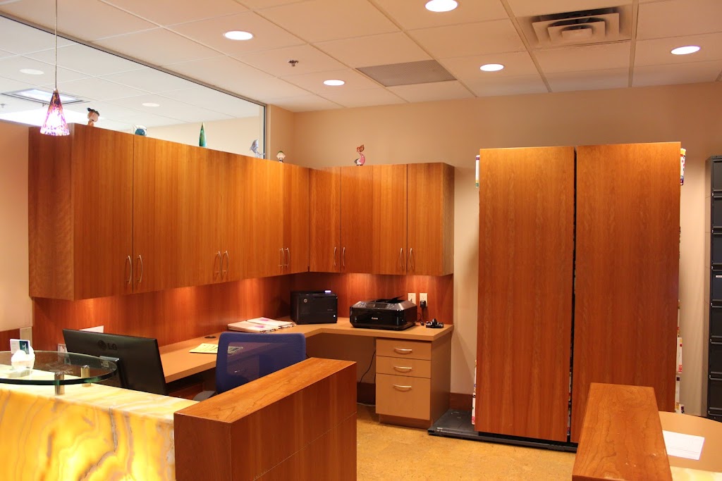 Canadian Aligner Club North Vancouver Harbourside | 889 Harbourside Dr #260, North Vancouver, BC V7P 3S1, Canada | Phone: (604) 986-9521