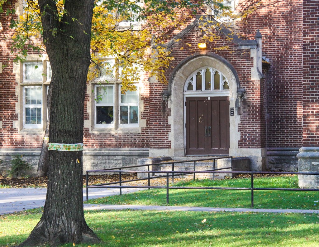 Daniel McIntyre Collegiate Institute | 720 Alverstone St, Winnipeg, MB R3E 2H1, Canada | Phone: (204) 783-7131