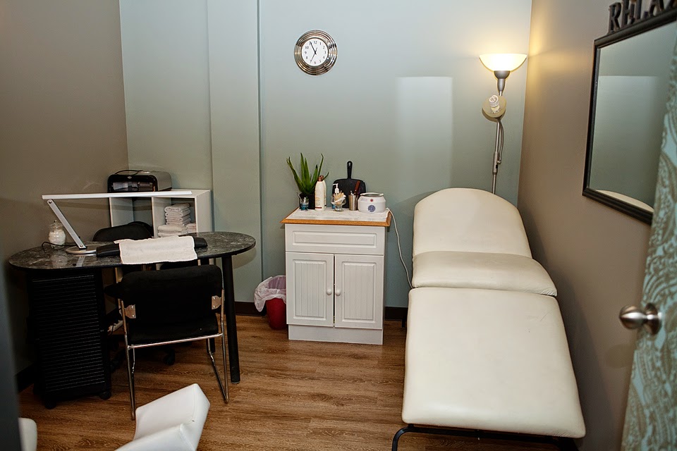 Flawless Hair Design | 6841 Rochdale Blvd, Regina, SK S4X 2Z2, Canada | Phone: (306) 924-1500
