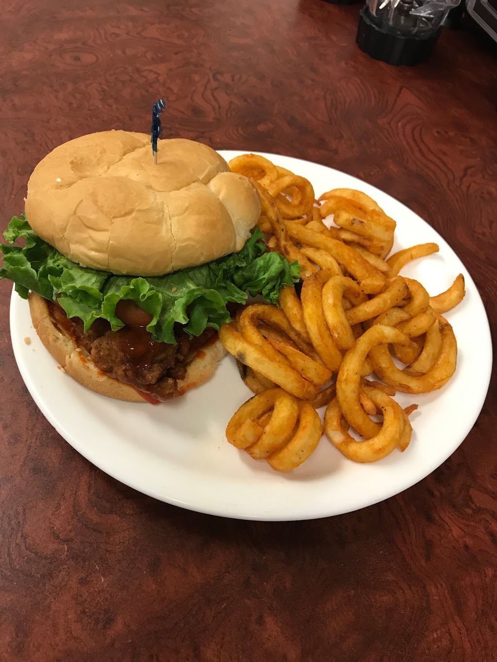 Humptys Restaurants | 503 AB-1, Strathmore, AB T1P 1C1, Canada | Phone: (403) 901-1155