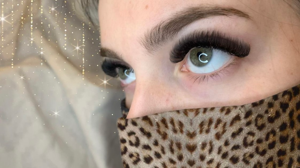 Taylor’s Lashes | 64 Huntington Crescent, Courtice, ON L1E 3C7, Canada | Phone: (289) 385-3953