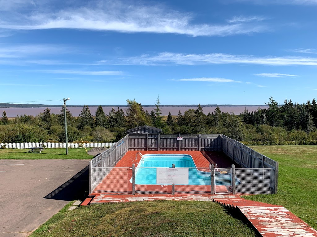Hopewell Rocks Motel & Country Inn | 4135 Rocks Rd, Hopewell Cape, NB E4H 3K2, Canada | Phone: (506) 734-2975