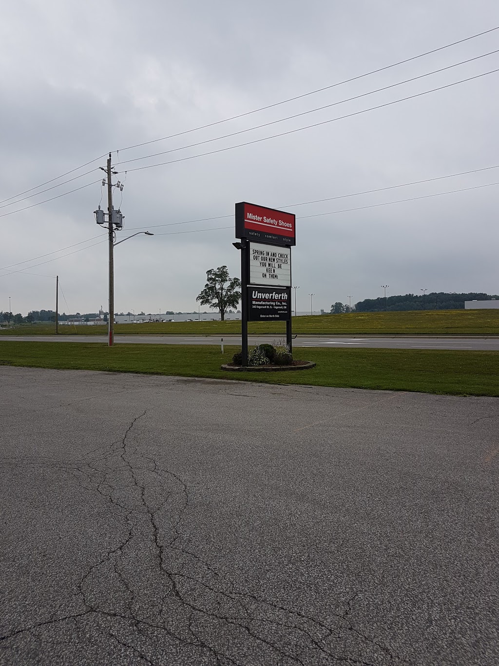 Mister Safety Shoes Inc | 345 Ingersoll St S, Ingersoll, ON N5C 3V7, Canada | Phone: (519) 485-1975