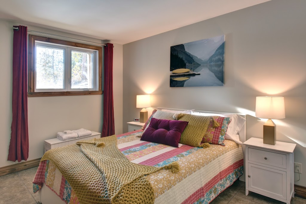 Le Huard - Chalet en bois rond | 1800 Chem. du Lac de lAbies, Labelle, QC J0T 1H0, Canada | Phone: (514) 833-0016