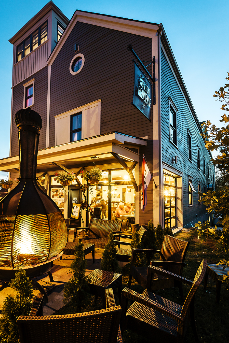 Microbrasserie Auberge Sutton Brouërie | 27 Rue Principale Sud St, Sutton, QC J0E 2K0, Canada | Phone: (450) 538-0005