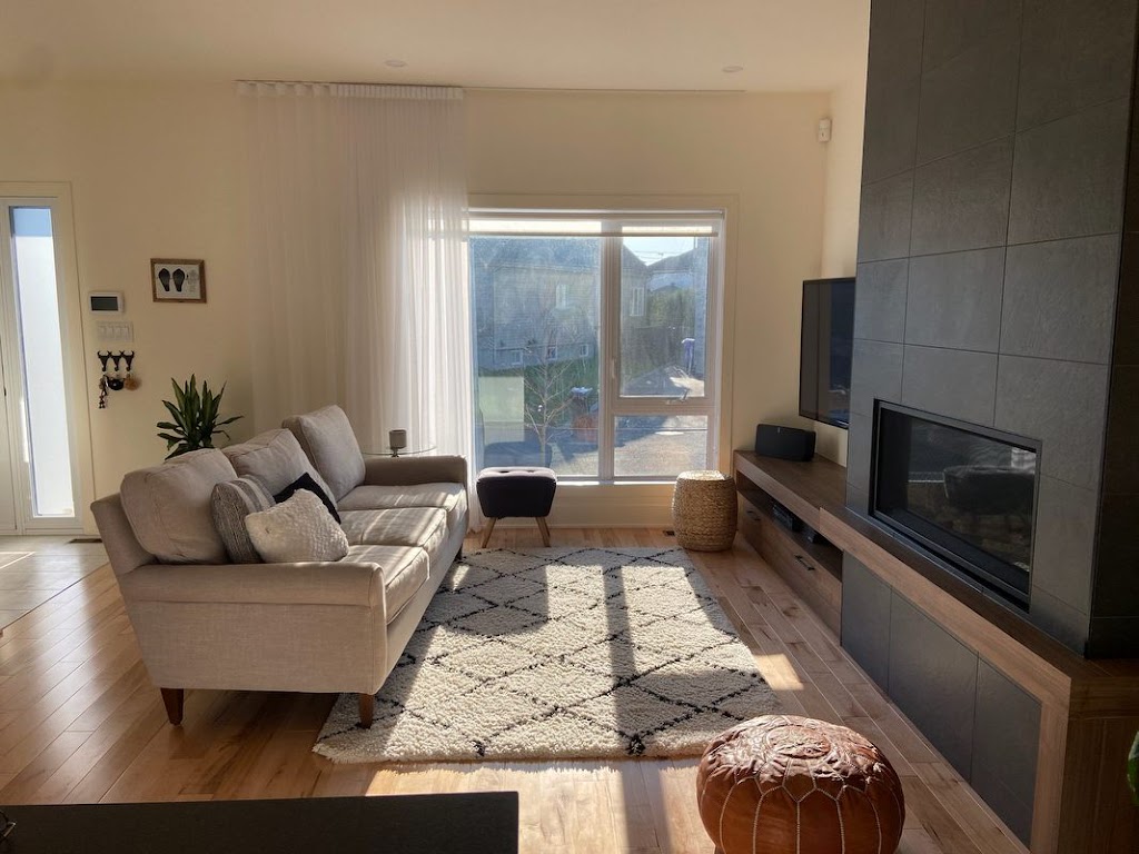 Amélie Gouin; Styliste en habillage de fenêtres | 404 Rue du Parcours, Varennes, QC J3X 0E7, Canada | Phone: (514) 831-8974