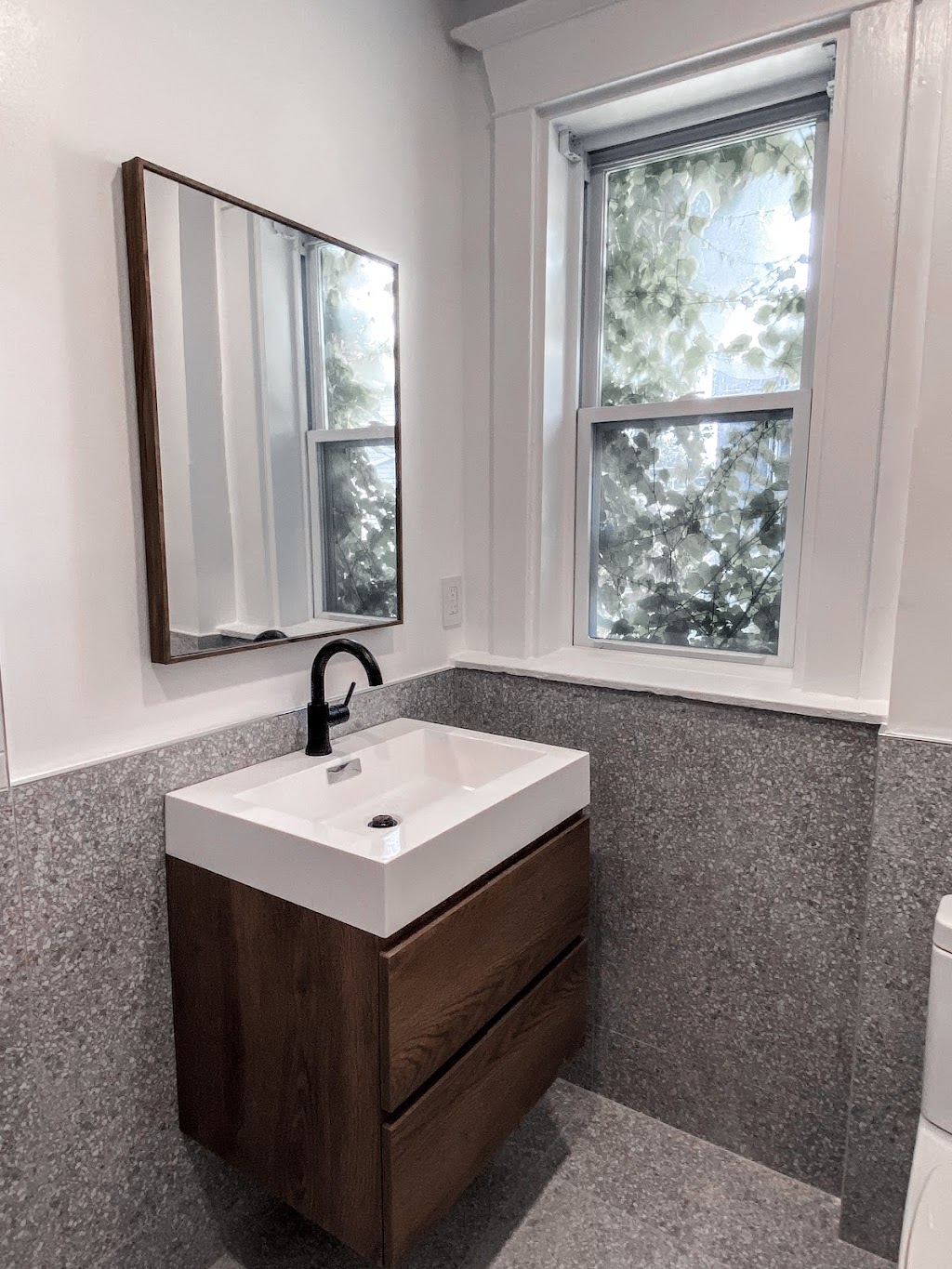 Easy Renovation Oshawa | 600 Rossland Rd W, Oshawa, ON L1J 8M7, Canada | Phone: (416) 323-3419