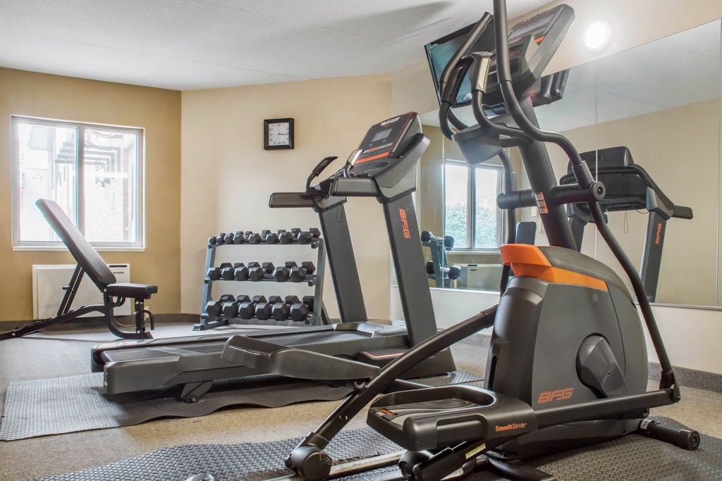 Comfort Inn | 2 Dunlop Dr, St. Catharines, ON L2R 1A2, Canada | Phone: (905) 687-8890