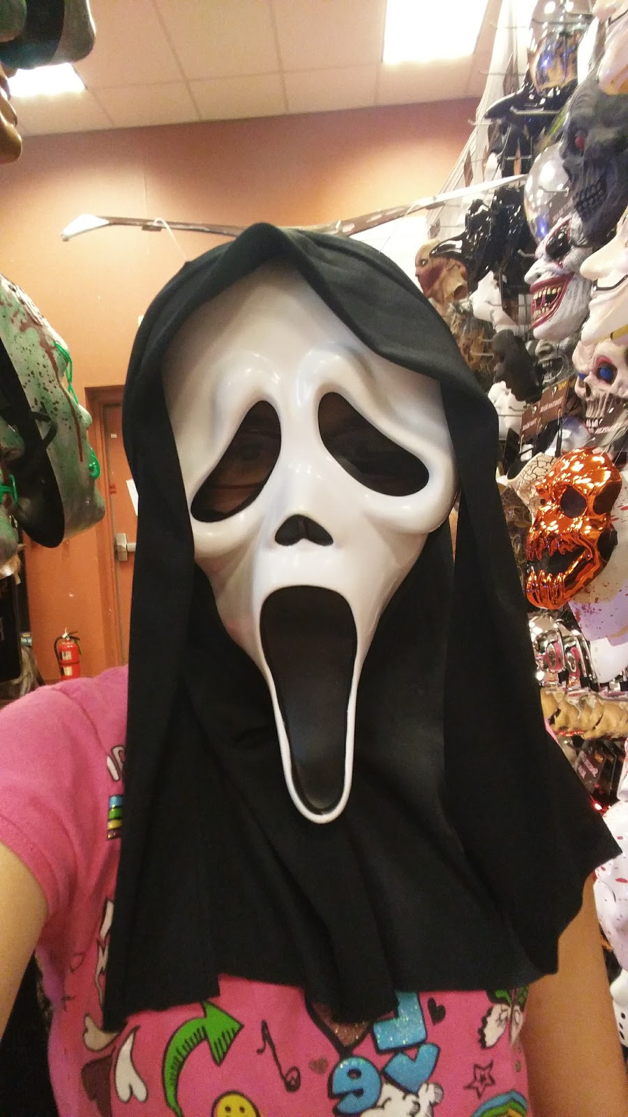 Spirit Halloween | clothing store | 1900 Military Rd Spc 18, Niagara Falls, NY 14304, USA | 8665860155 OR +1 866-586-0155