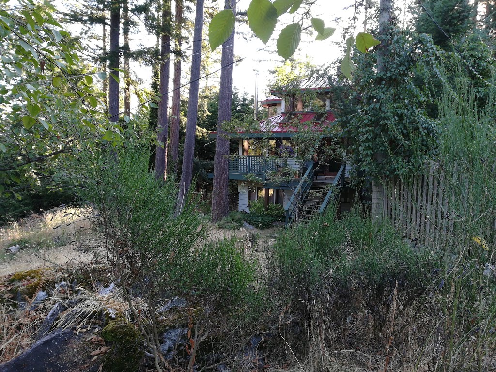 Featherstone Escape Bed and Breakfast | 1261 Eagles Nest Rd, Bowen Island, BC V0N 1G1, Canada | Phone: (604) 947-9348