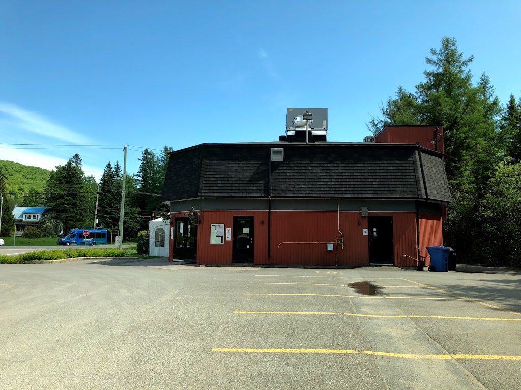 Restaurant Le Batifol | 995 Boulevard du Lac, Lac-Beauport, QC G3B 0W6, Canada | Phone: (418) 841-0414