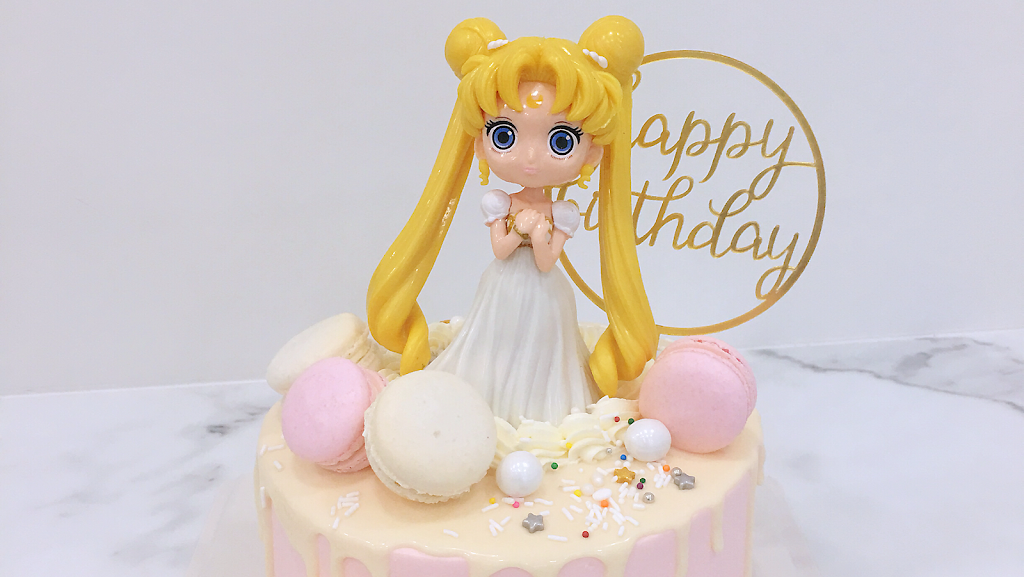 Floral Cake | 3-2790 Pembina Hwy, Winnipeg, MB R3T 2H8, Canada | Phone: (204) 615-6668