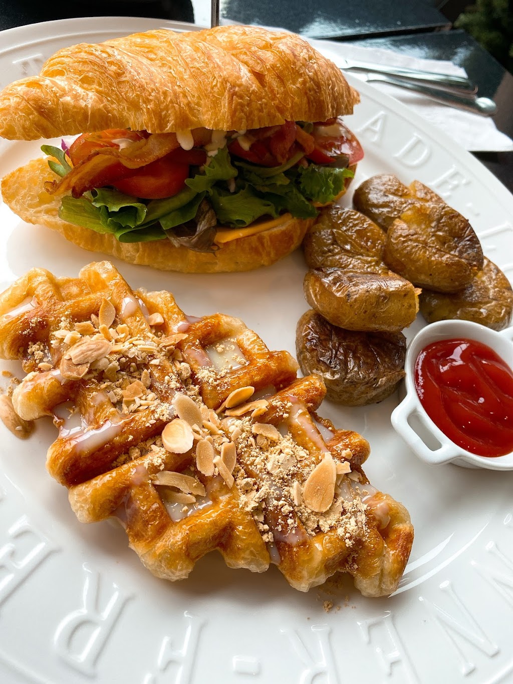 Hotel Moncton Brunch Cafe | 2779 Mountain Rd, Moncton, NB E1G 2W5, Canada | Phone: (506) 866-1673