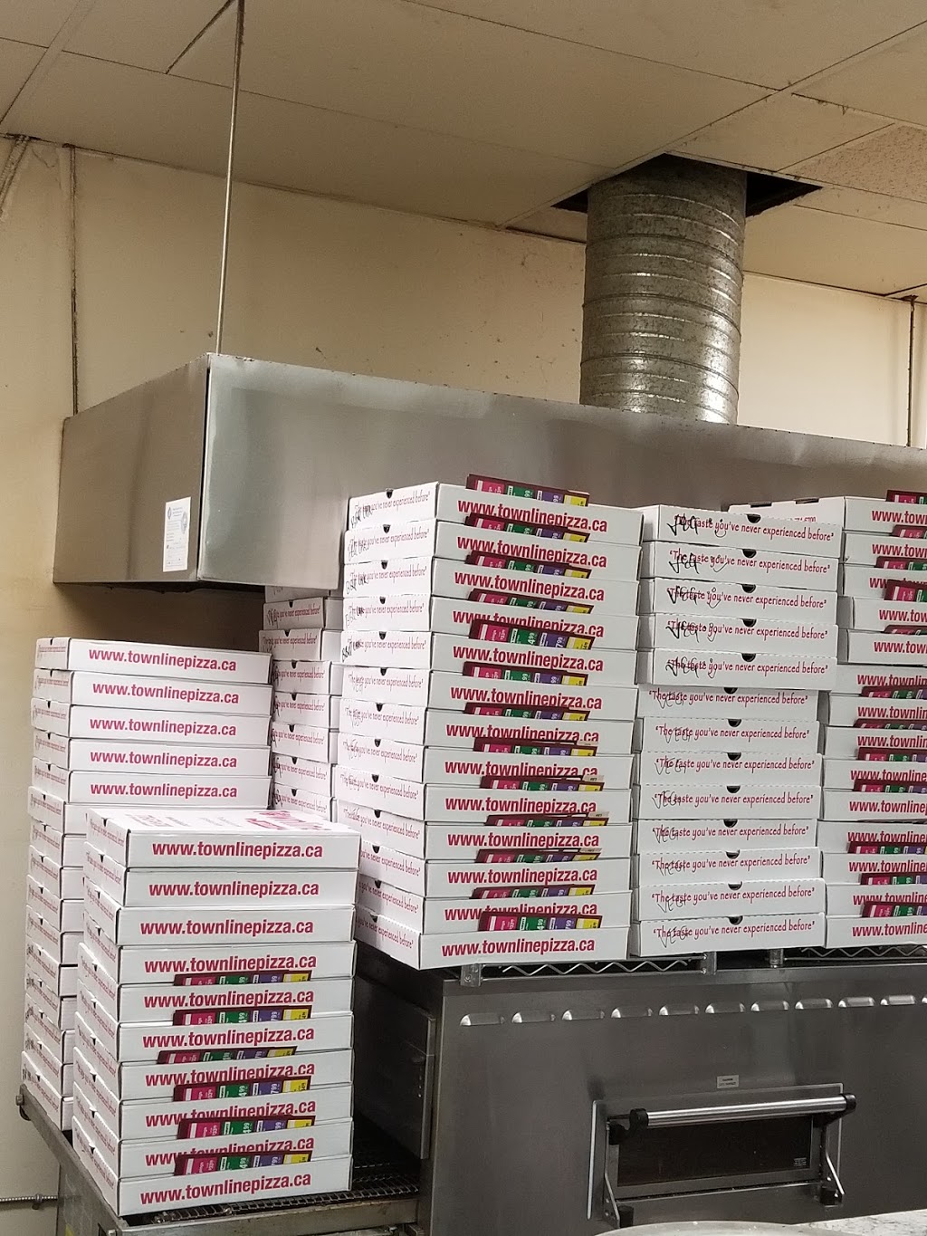 Townline Pizza | 17767 64 Ave #101, Surrey, BC V3S 1Z2, Canada | Phone: (778) 574-6700