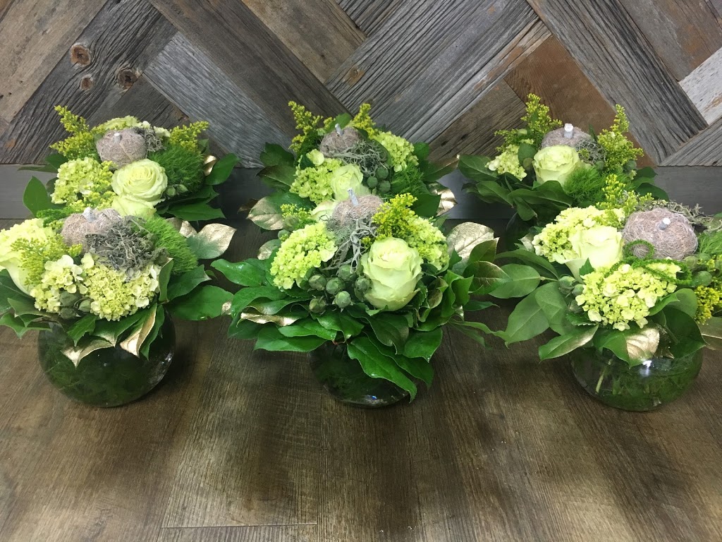 In2 Flowers Design Studio Ltd. | 2530 Sixth Line, Oakville, ON L6H 6W5, Canada | Phone: (905) 257-8858