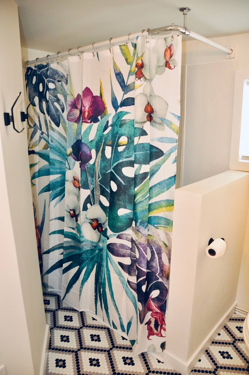 Sunnyside Cottage Rental, Grand Bend | 28 Woodward Ave, Grand Bend, ON N0M 1T0, Canada | Phone: (905) 464-8778