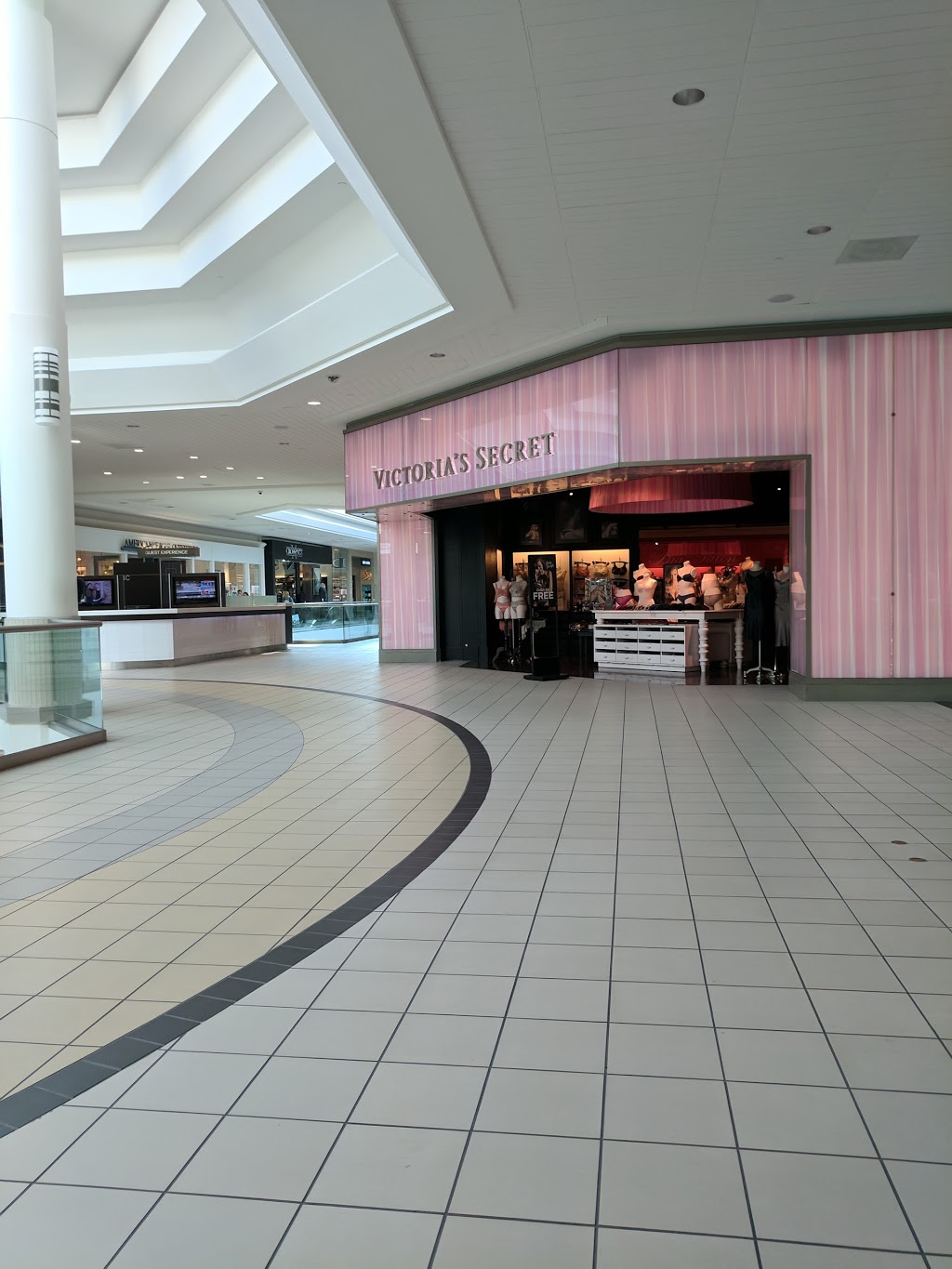 Victorias Secret & PINK | SP GG6-GG12, 17600 Yonge St, Newmarket, ON L3Y 4Z1, Canada | Phone: (905) 853-9587