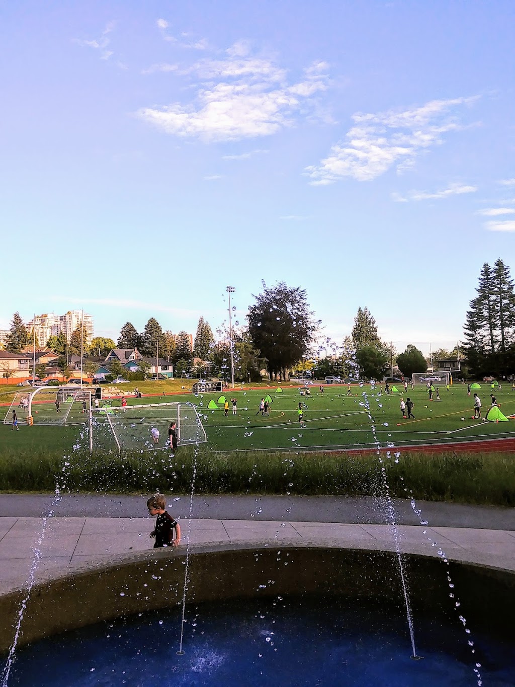 Mahon Park | 1648 Jones Ave #1634, North Vancouver, BC V7M 2Y4, Canada | Phone: (604) 985-7761