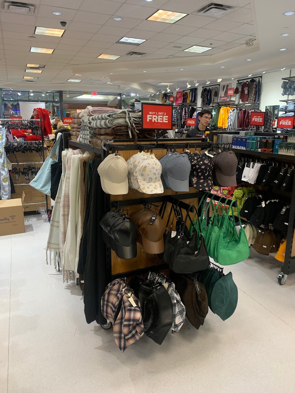 Bluenotes | 1632 14 Ave NW, Calgary, AB T2N 1M7, Canada | Phone: (403) 920-0362