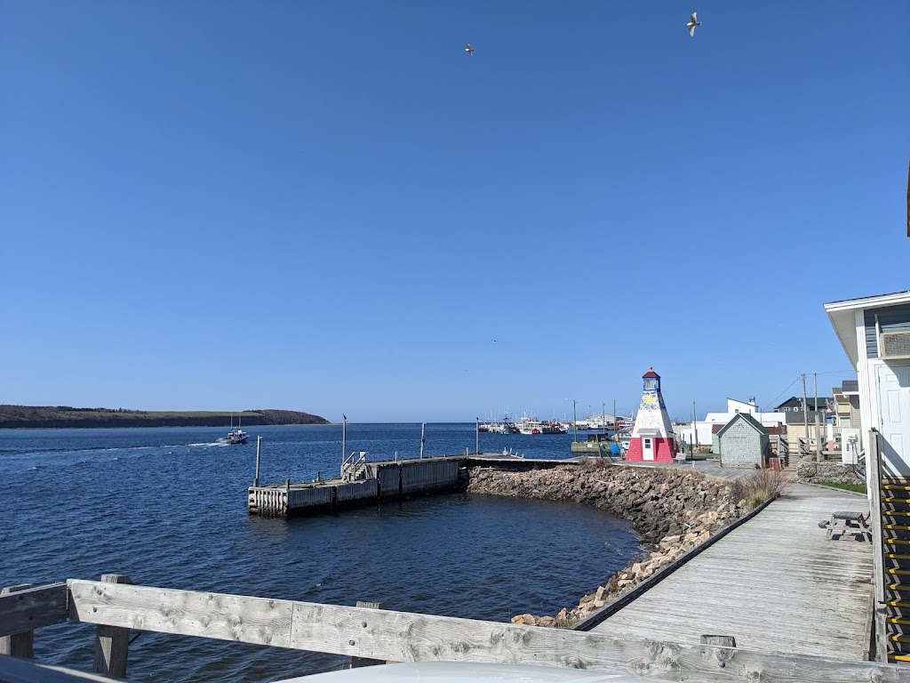 Harbour Restaurant and Bar | 15299 Cabot Trail, Petit Étang, NS B0E 2M0, Canada | Phone: (902) 224-1144