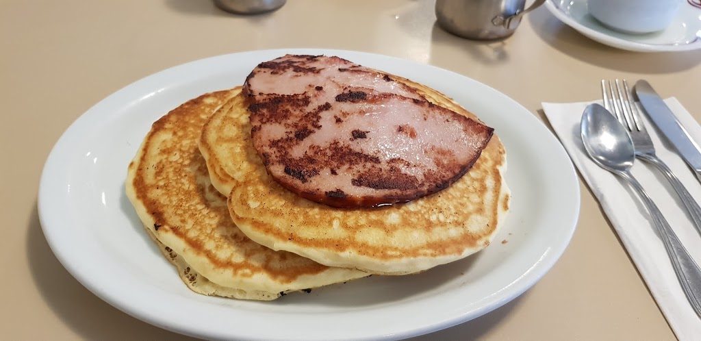 The Finer Diner | Canada, 9976 Peggys Cove Rd, Hacketts Cove, NS B3Z 3J3, Canada | Phone: (902) 821-3434