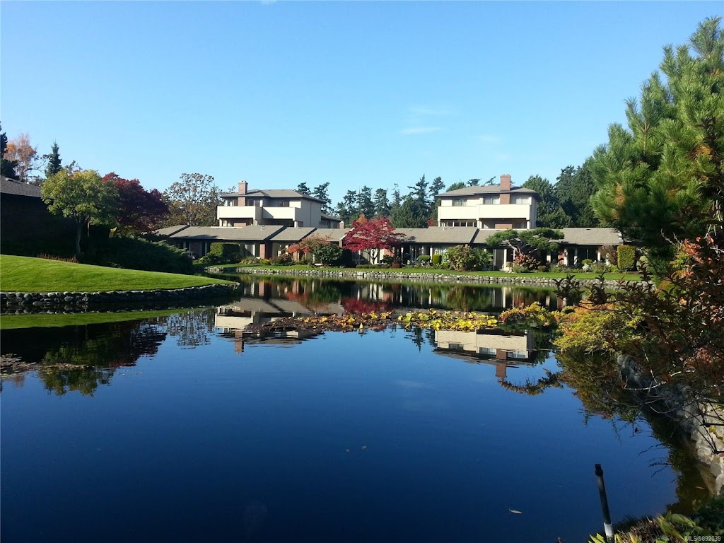 Kash Burley Real Estate | 2000 Oak Bay Ave, Victoria, BC V8R 1E4, Canada | Phone: (250) 213-6873