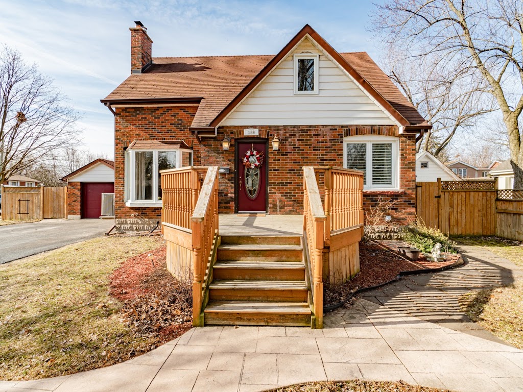 Nina Asusa/askNina Team | 3031 Bloor St W, Etobicoke, ON M8X 1C5, Canada | Phone: (416) 738-3502