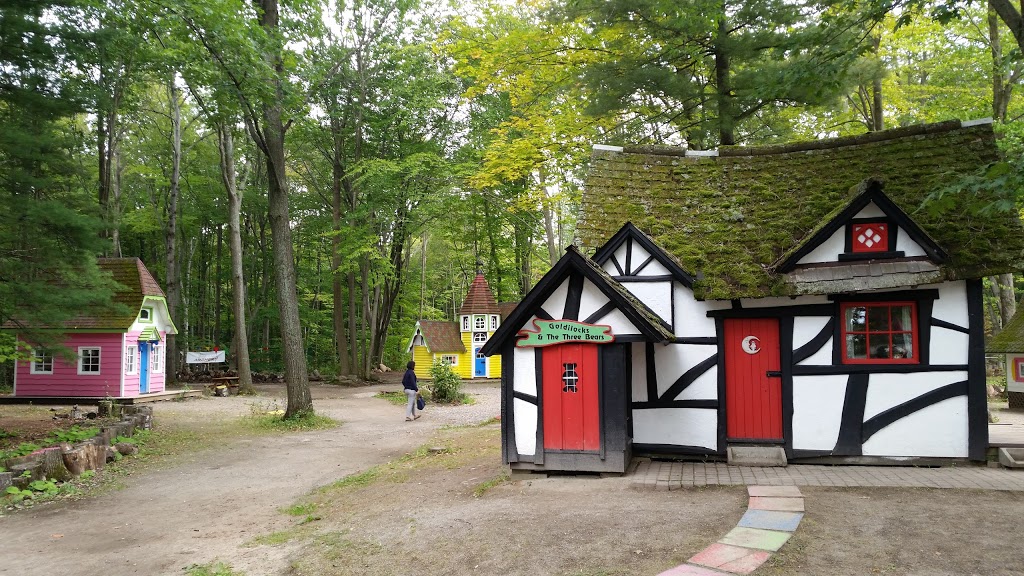 The Castle Village And Enchanted Kingdom Park | 701 Balm Beach Rd E, Midland, ON L4R 4K4, Canada | Phone: (905) 962-3527