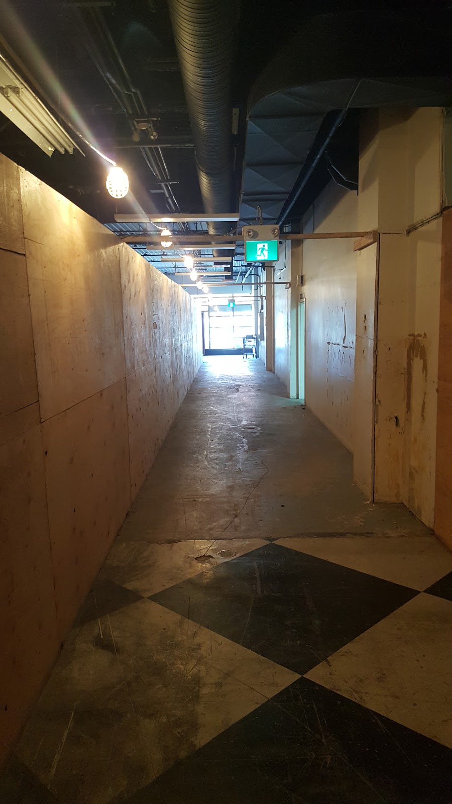 Arbutus Shopping Centre | 4255 Arbutus St, Vancouver, BC V6J 4R1, Canada | Phone: (604) 732-4255