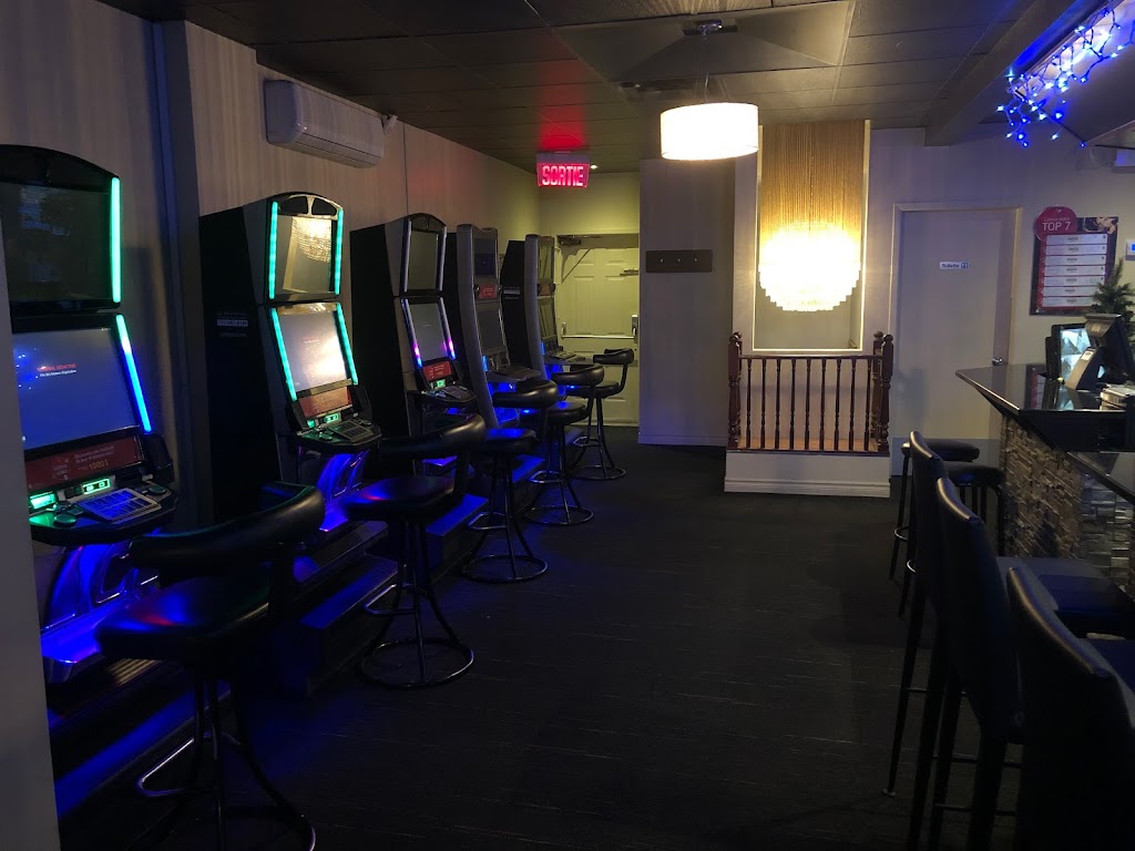 Complexe 4 Bars Inc | 835 13e Avenue N, Sherbrooke, QC J1E 3L5, Canada | Phone: (819) 565-3339