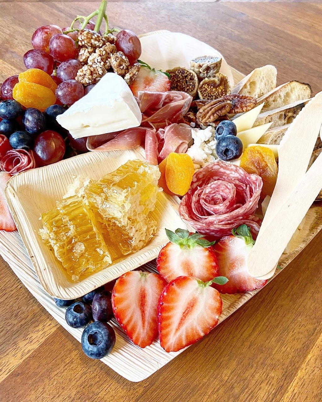 Charcuterie Thyme Catering | 18 Park Ln, Tilbury, ON N0P 2L0, Canada | Phone: (519) 984-6375