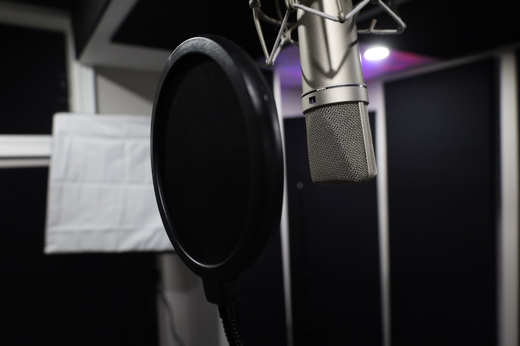 Bankroll Studios | 118 Ice Palace Cres, Oshawa, ON L1L 0G9, Canada | Phone: (647) 696-0282