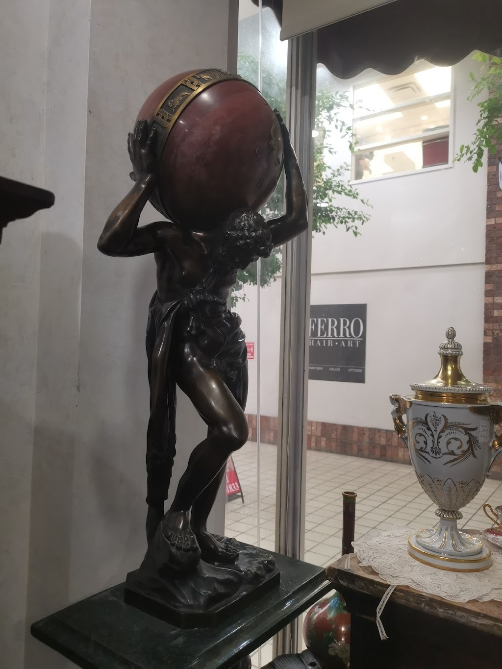 antiques shop， buy ＆ sale | 7355 Bayview Ave Unit 12, Thornhill, ON L3T 5Z2, Canada | Phone: (647) 879-7811