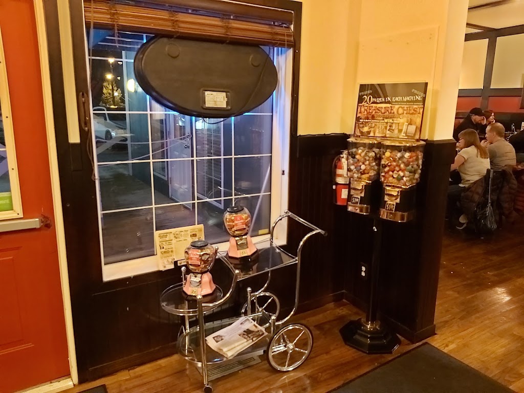 Sand Castle Steakhouse | 5227 Lakeshore Dr, Sylvan Lake, AB T4S 1Y8, Canada | Phone: (403) 864-0011